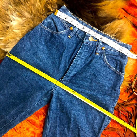 Perfectly Worn Vintage Wranglers - Picture 5 of 8